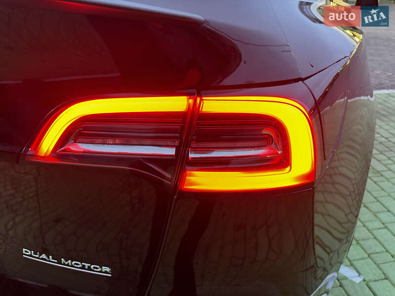 Внедорожник / Кроссовер Tesla Model Y 2022 в Киеве