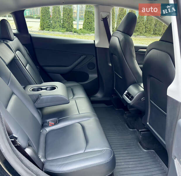 Внедорожник / Кроссовер Tesla Model Y 2023 в Харькове