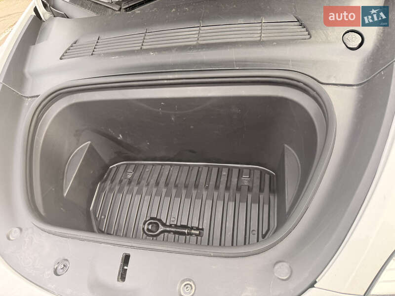 Внедорожник / Кроссовер Tesla Model Y 2022 в Киеве фото 7 Внедорожник / Кроссовер Tesla Model Y 2022 в Киеве