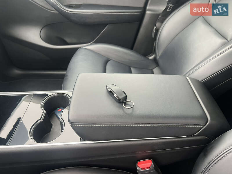 Внедорожник / Кроссовер Tesla Model Y 2021 в Ужгороде фото 4 Внедорожник / Кроссовер Tesla Model Y 2021 в Ужгороде