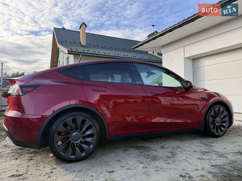 Внедорожник / Кроссовер Tesla Model Y 2024 в Львове фото 2 Внедорожник / Кроссовер Tesla Model Y 2024 в Львове