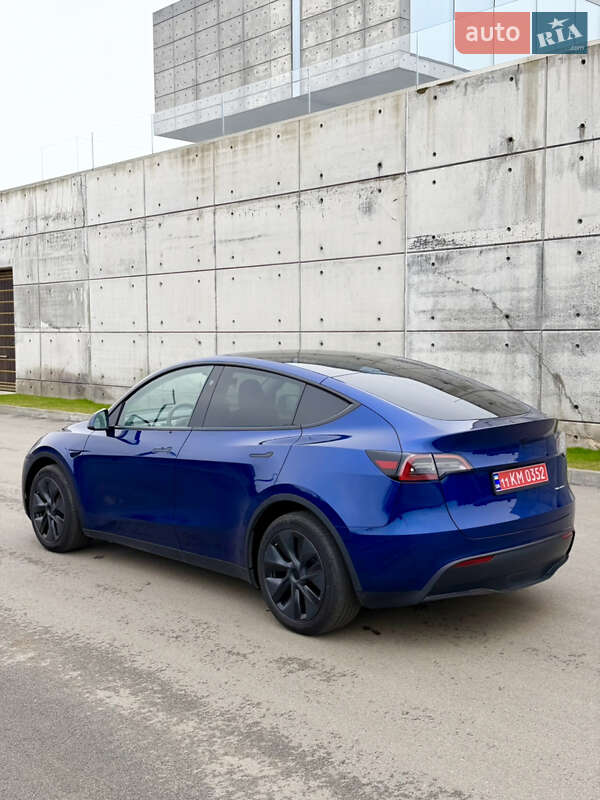 Внедорожник / Кроссовер Tesla Model Y 2024 в Киеве