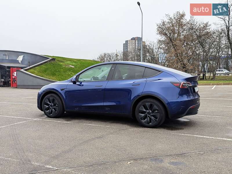 Внедорожник / Кроссовер Tesla Model Y 2025 в Киеве