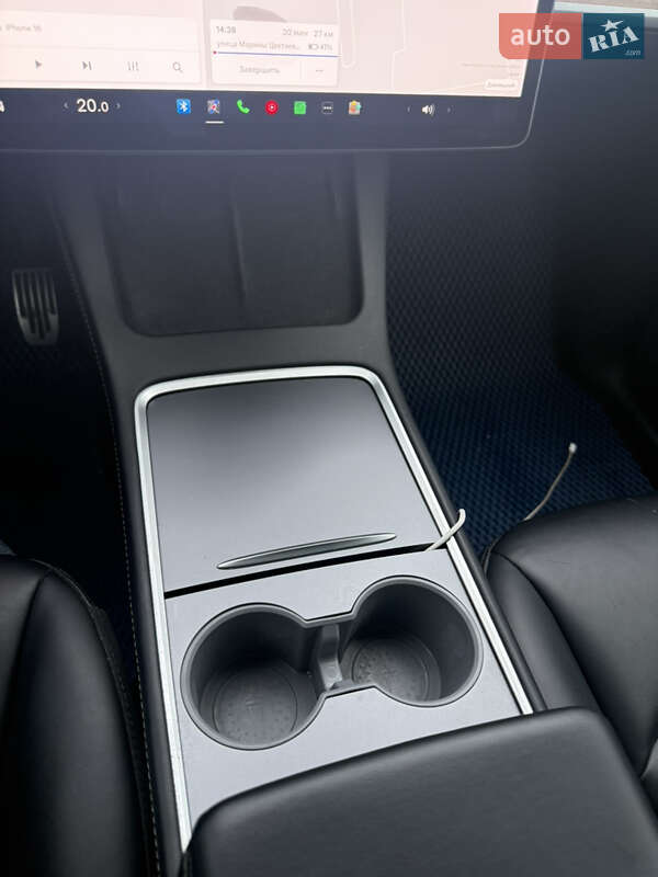 Внедорожник / Кроссовер Tesla Model Y 2021 в Киеве