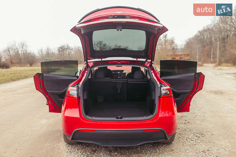 Позашляховик / Кросовер Tesla Model Y 2020 в Умані