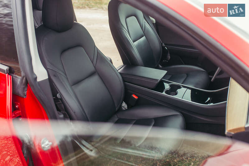 Позашляховик / Кросовер Tesla Model Y 2020 в Умані