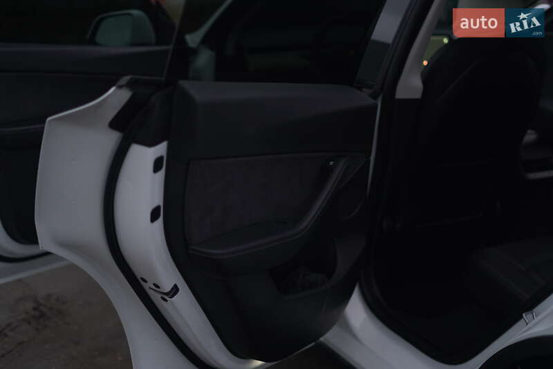 Внедорожник / Кроссовер Tesla Model Y 2021 в Хмельницком фото 51 Внедорожник / Кроссовер Tesla Model Y 2021 в Хмельницком