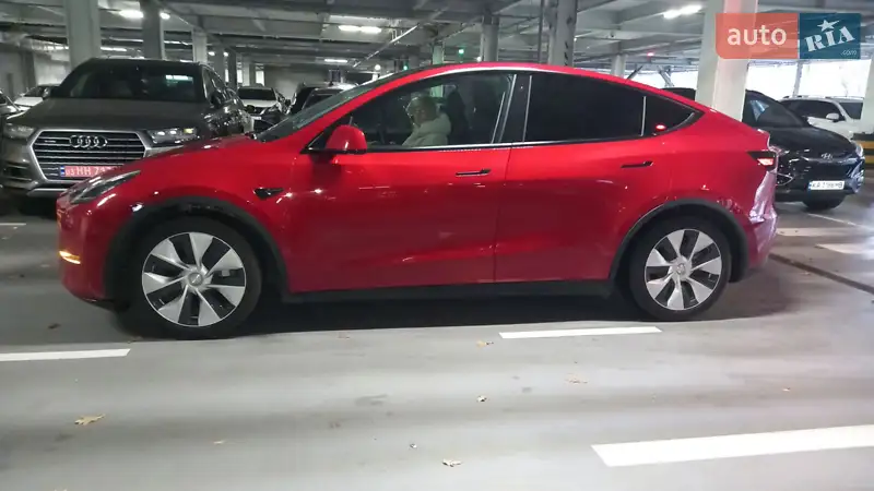 Tesla Model Y 2021