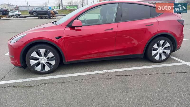 Внедорожник / Кроссовер Tesla Model Y 2021 в Киеве