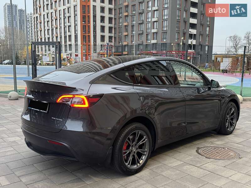 Внедорожник / Кроссовер Tesla Model Y 2024 в Киеве