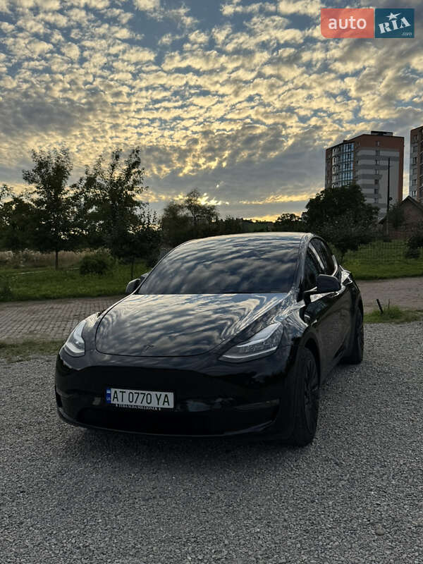 Tesla Model Y 2022