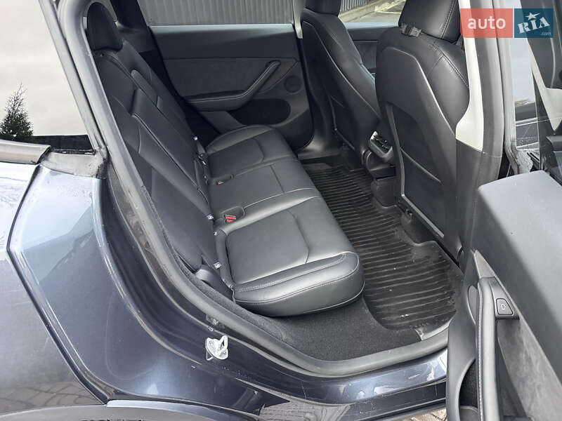 Позашляховик / Кросовер Tesla Model Y 2024 в Звягелі фото 3 Позашляховик / Кросовер Tesla Model Y 2024 в Звягелі