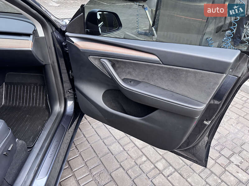 Позашляховик / Кросовер Tesla Model Y 2024 в Звягелі фото 7 Позашляховик / Кросовер Tesla Model Y 2024 в Звягелі