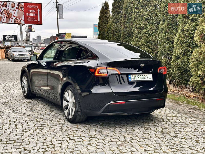 Внедорожник / Кроссовер Tesla Model Y 2023 в Киеве