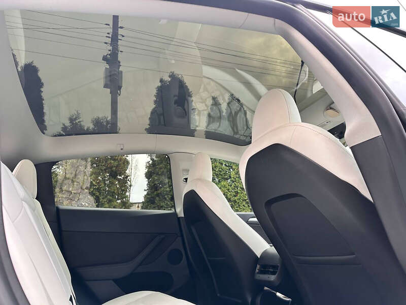 Внедорожник / Кроссовер Tesla Model Y 2023 в Киеве