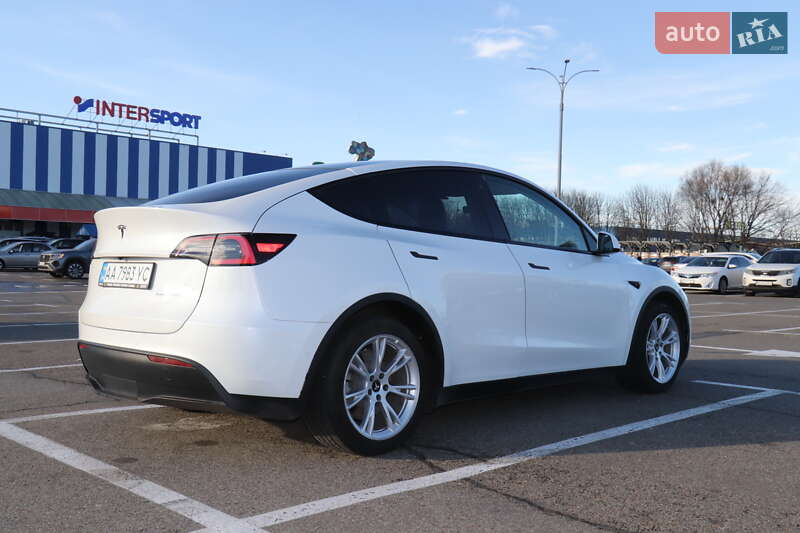 Внедорожник / Кроссовер Tesla Model Y 2020 в Киеве