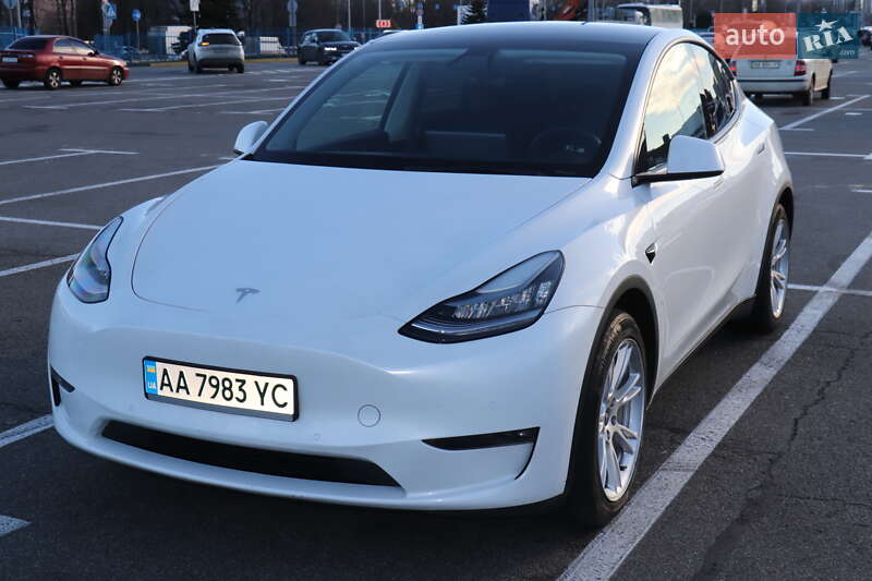 Внедорожник / Кроссовер Tesla Model Y 2020 в Киеве