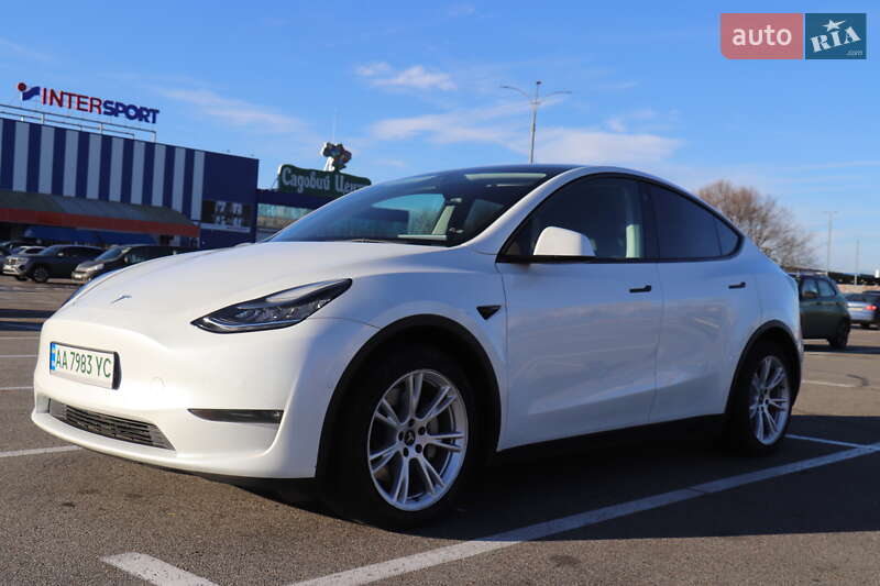 Внедорожник / Кроссовер Tesla Model Y 2020 в Киеве