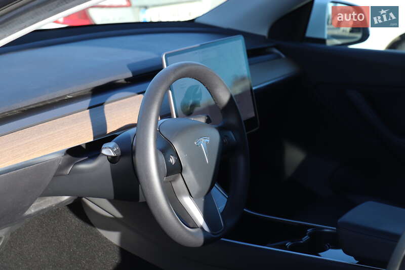 Внедорожник / Кроссовер Tesla Model Y 2020 в Киеве