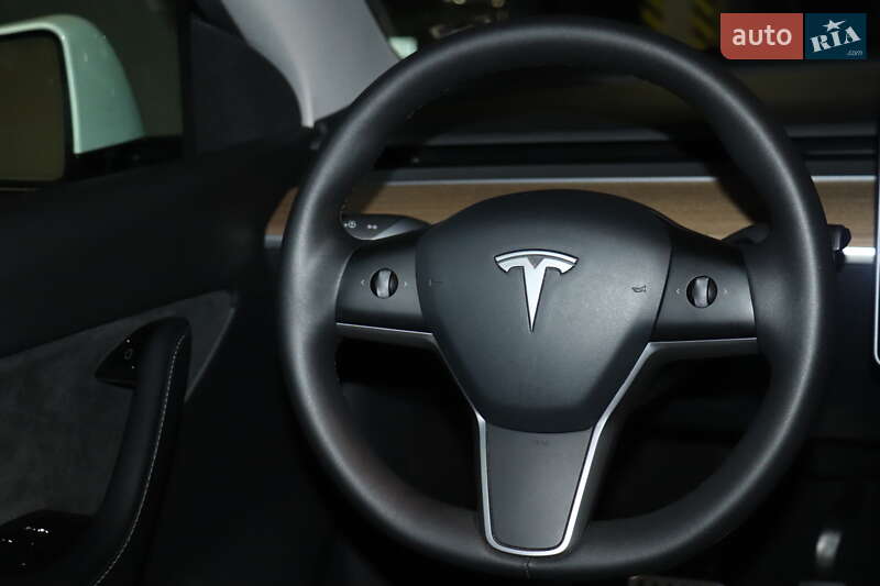 Внедорожник / Кроссовер Tesla Model Y 2020 в Киеве