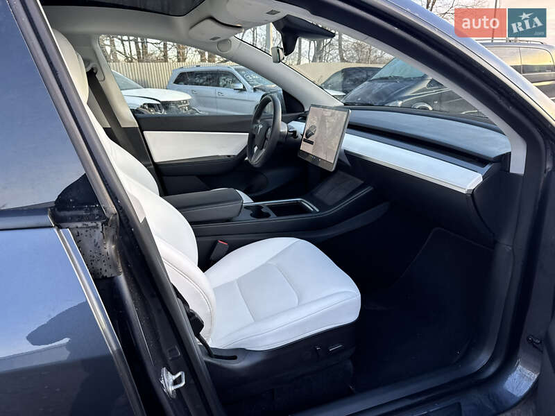 Внедорожник / Кроссовер Tesla Model Y 2022 в Ровно