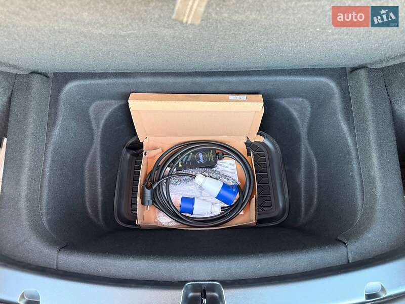 Внедорожник / Кроссовер Tesla Model Y 2024 в Одессе