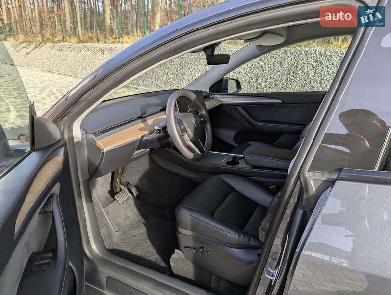 Внедорожник / Кроссовер Tesla Model Y 2024 в Львове фото 29 Внедорожник / Кроссовер Tesla Model Y 2024 в Львове