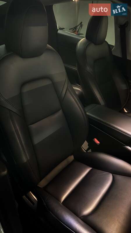 Внедорожник / Кроссовер Tesla Model Y 2020 в Киеве