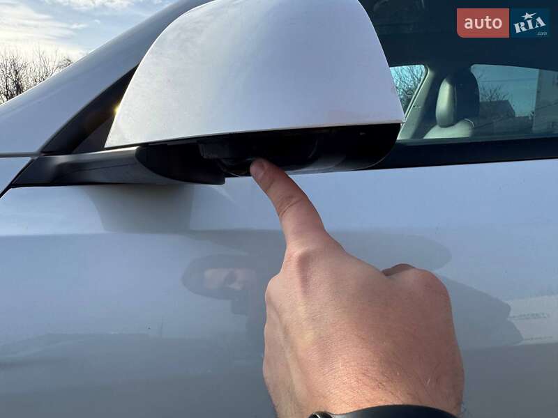 Внедорожник / Кроссовер Tesla Model Y 2020 в Луцке