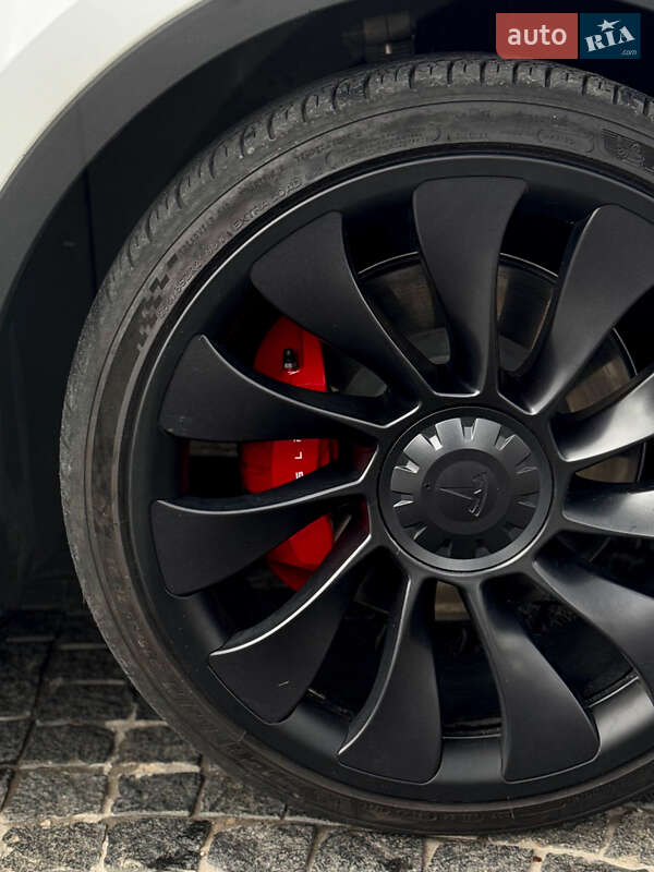 Внедорожник / Кроссовер Tesla Model Y 2023 в Днепре