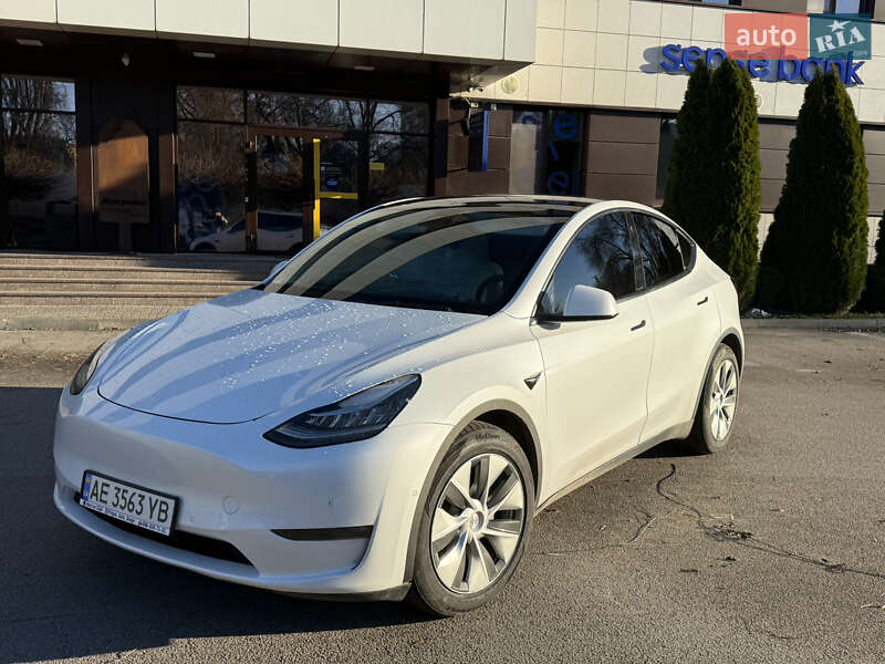 Tesla Model Y 2021