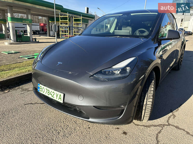 Tesla Model Y 2023