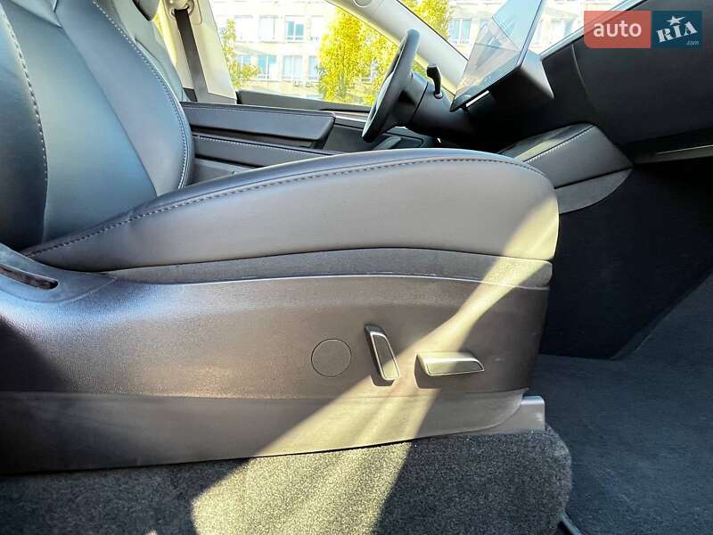 Внедорожник / Кроссовер Tesla Model Y 2023 в Днепре