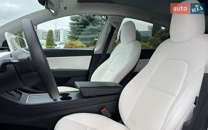 Внедорожник / Кроссовер Tesla Model Y 2021 в Львове