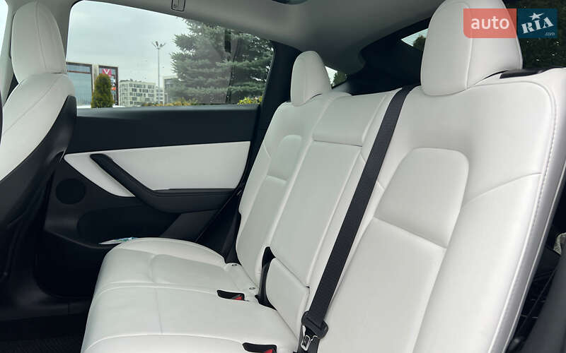 Внедорожник / Кроссовер Tesla Model Y 2021 в Львове