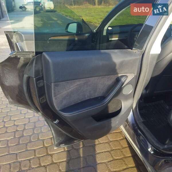 Внедорожник / Кроссовер Tesla Model Y 2024 в Новояворовске фото 10 Внедорожник / Кроссовер Tesla Model Y 2024 в Новояворовске