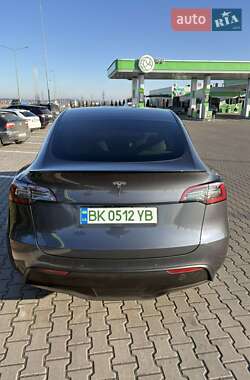 Внедорожник / Кроссовер Tesla Model Y 2021 в Ровно
