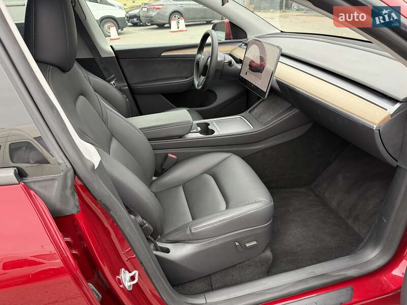 Внедорожник / Кроссовер Tesla Model Y 2024 в Киеве