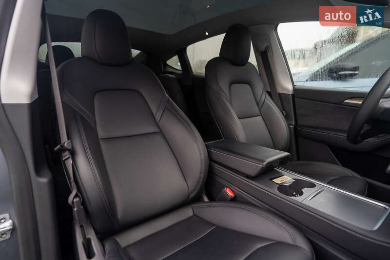 Внедорожник / Кроссовер Tesla Model Y 2023 в Киеве