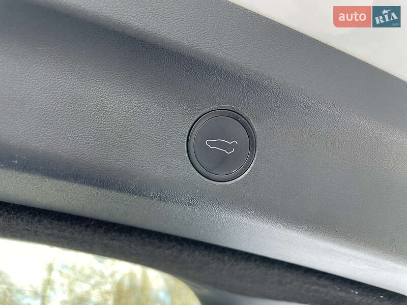 Внедорожник / Кроссовер Tesla Model Y 2021 в Одессе