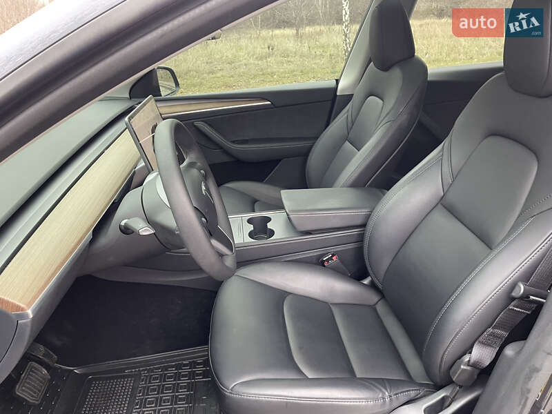 Внедорожник / Кроссовер Tesla Model Y 2024 в Запорожье