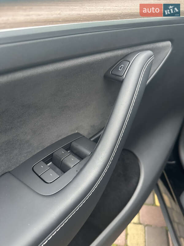 Внедорожник / Кроссовер Tesla Model Y 2024 в Днепре фото 27 Внедорожник / Кроссовер Tesla Model Y 2024 в Днепре