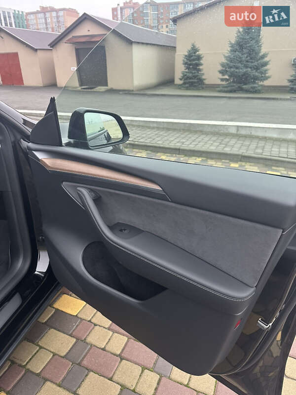 Внедорожник / Кроссовер Tesla Model Y 2024 в Днепре фото 38 Внедорожник / Кроссовер Tesla Model Y 2024 в Днепре