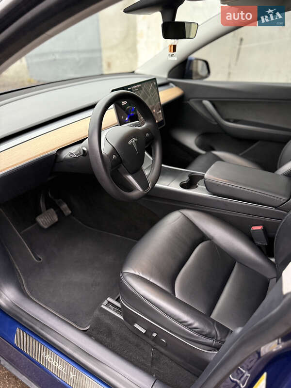 Внедорожник / Кроссовер Tesla Model Y 2020 в Львове