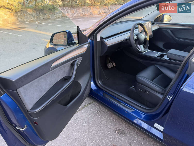 Внедорожник / Кроссовер Tesla Model Y 2024 в Виннице