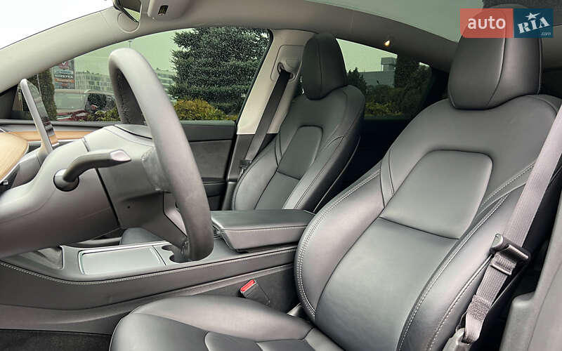 Внедорожник / Кроссовер Tesla Model Y 2024 в Львове