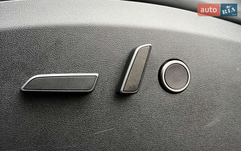 Внедорожник / Кроссовер Tesla Model Y 2024 в Львове