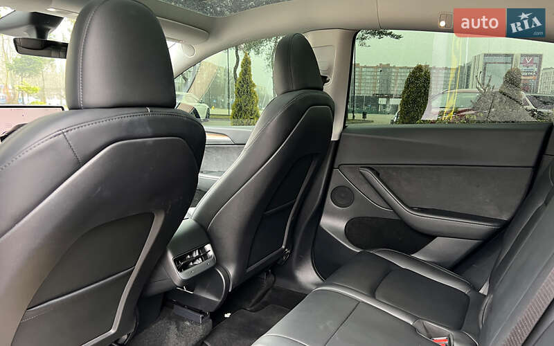 Внедорожник / Кроссовер Tesla Model Y 2024 в Львове