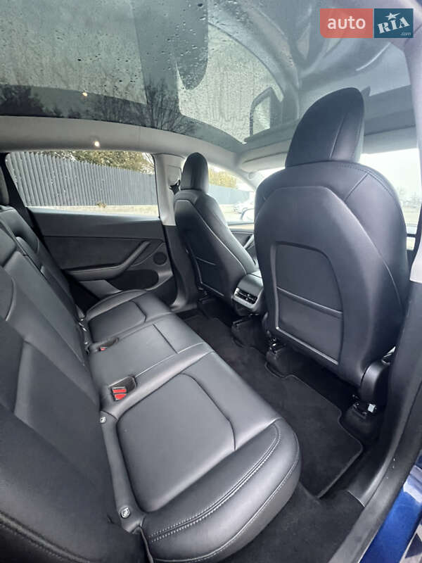 Внедорожник / Кроссовер Tesla Model Y 2023 в Луцке