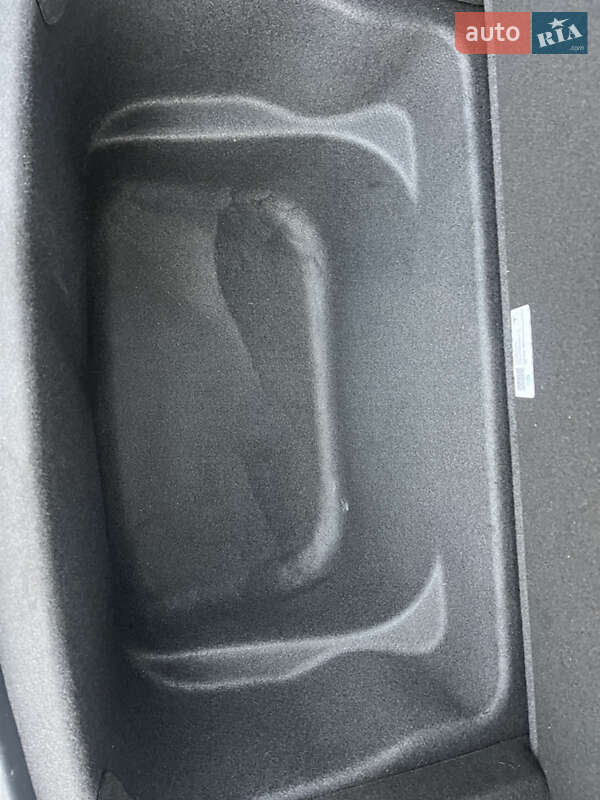 Внедорожник / Кроссовер Tesla Model Y 2023 в Луцке